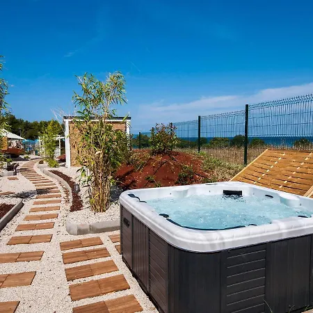 Vikendica Holiday Home Camping Kastanija-5 By Interhome Novigrad (Istria)